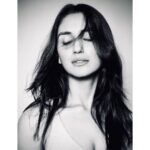Nikita Dutta Instagram - Wise words of Avicii, “wake me up when it’s all over” 😴🎵