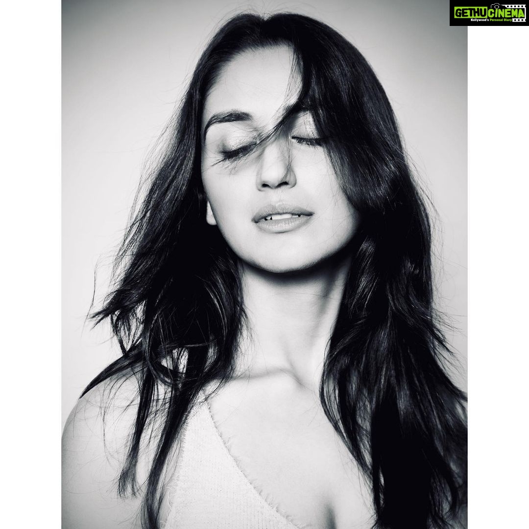 Nikita Dutta Instagram - Wise words of Avicii, “wake me up when it’s all over” 😴🎵