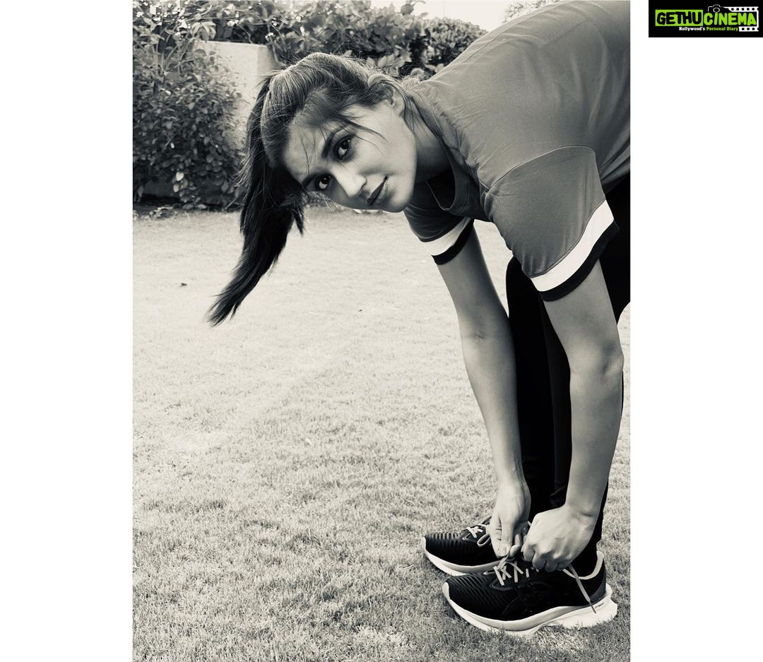 Nikita Dutta Instagram - Run your own race. 🏃♀️ 🏃♀️ #LaceUp #WeAreAllBornToRun