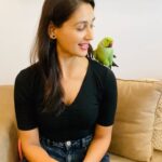 Nikita Dutta Instagram - In my scream’s defence, that squawk by him was unexpected. 🤭🤭 Eventually I did manage to make friends with him. 😬🦜 #SundayThings #ParrotTalks