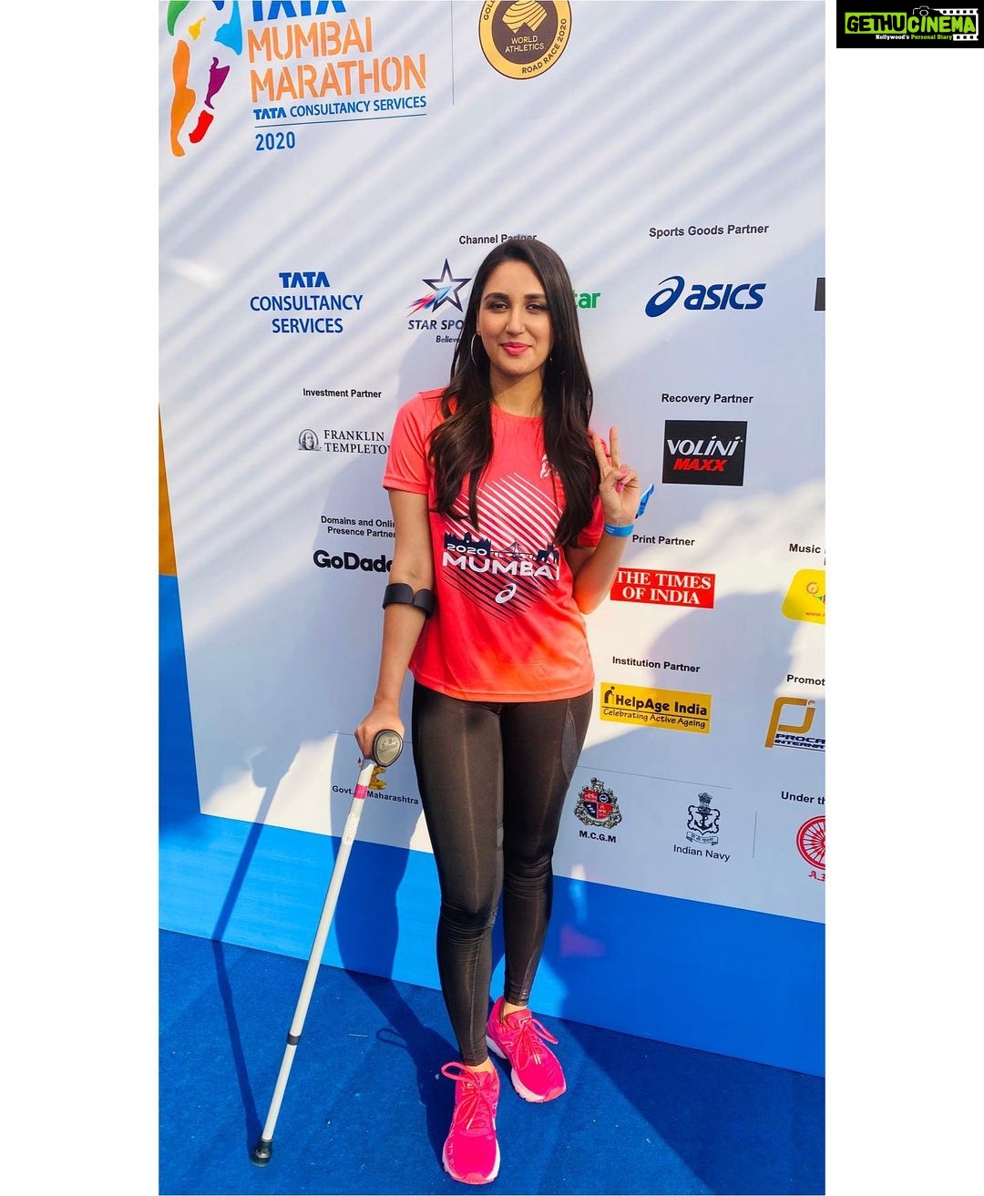 Nikita Dutta Instagram - Managed to make it to the blue carpet this morning for @asicsindia and the spirit of @tatamummarathon #TMM2020 Tata Mumbai Marathon