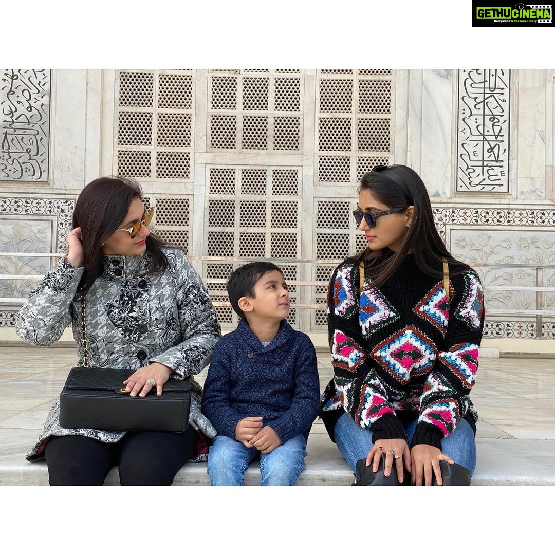 Nikita Dutta Instagram - Did I just refuse him an Oreo? #ObsessedAunt @ankitaduttadubey Taj Mahal, Agra City
