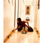 Nikita Dutta Instagram - One is candid, one is staged. 🦄🤓✨ #DiwaliFeels