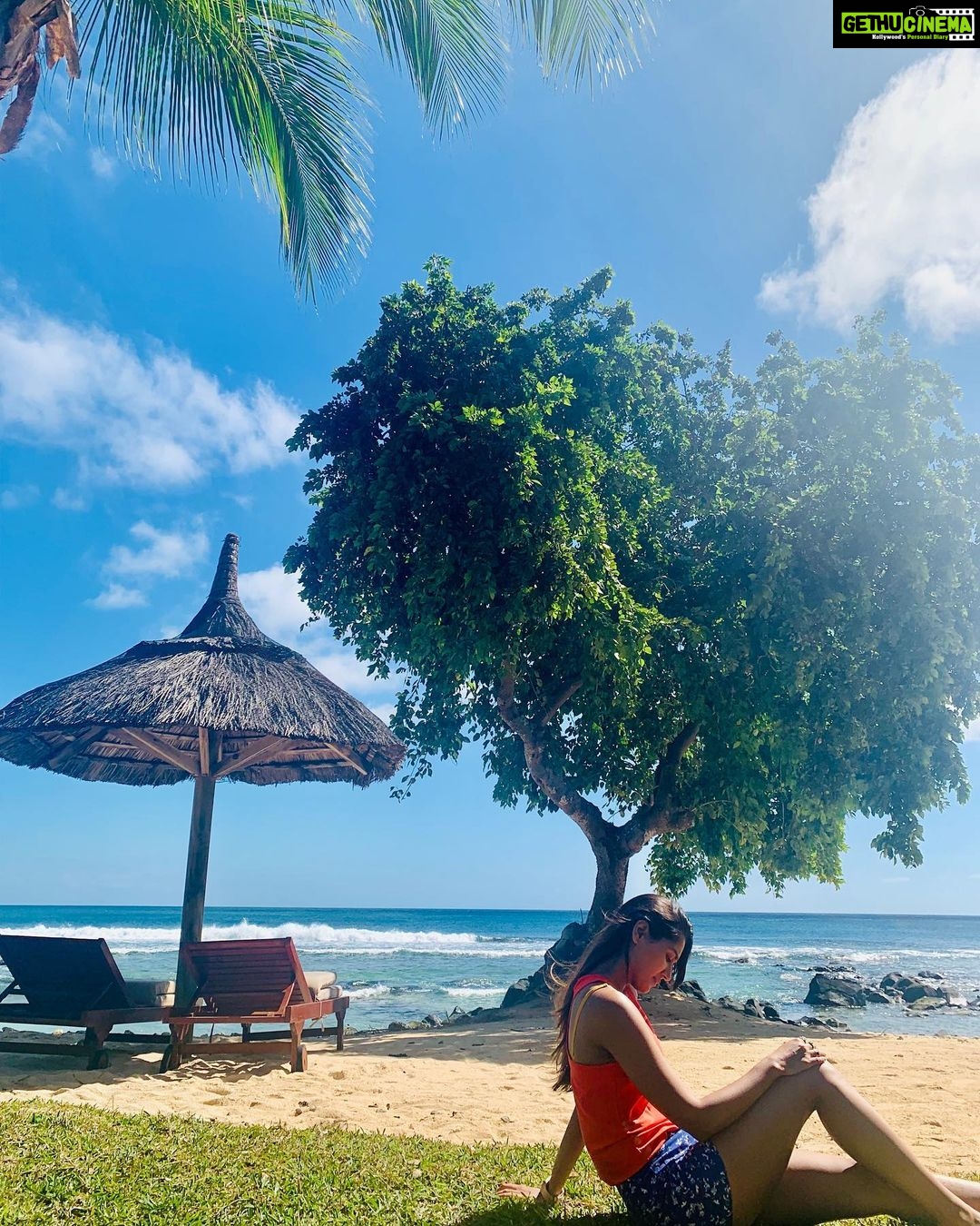 Nikita Dutta Instagram - Colour me with Sun, Sand and the Sea.🏝