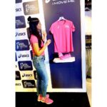 Nikita Dutta Instagram - Run long, Run light and Run bright!. . . The #TataMumbaiMarathon limited edition of the ASICS Gel-Nimbus 22 is here!. . @asicsindia @rohanbopanna0403 #ASICS #asicsindia #GelNimbus22 #IMoveMe #TataMumbaiMarathon Asics Linking Road