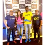 Nikita Dutta Instagram - Run long, Run light and Run bright!. . . The #TataMumbaiMarathon limited edition of the ASICS Gel-Nimbus 22 is here!. . @asicsindia @rohanbopanna0403 #ASICS #asicsindia #GelNimbus22 #IMoveMe #TataMumbaiMarathon Asics Linking Road