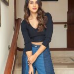 Nikita Dutta Instagram - 🖤💙 . . . . 📸: @shootwithsurya HMU: @nidhiagarwalmua Top: @bebe Denims: @freakinsindia Styled by: @kareenparwani Assisted by: @styledbyanuja Managed by @yaminichander