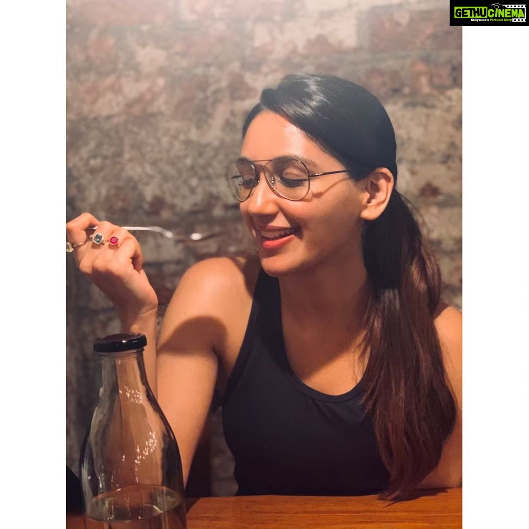 Nikita Dutta Instagram - Apparently they are in 😋😉 #DoItForTheGram Bird Song cafe..lovely new bandra discovery