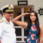 Nikita Dutta Instagram – Him: Correct the angle of your salute😐
Me: Happy father’s day daddy. Be nice 🤥
#FathersDay @akdutta59