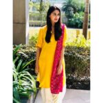 Nikita Dutta Instagram - 🦄✨💫 Pathani kurta, Patiala salwar, Phulkari dupatta hor Punjab di vibe-aan! Amritsar, Punjab