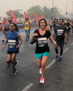 Nikita Dutta Instagram - Earned it! 4th consecutive marathon completed 😈😈 Something that keeps me on my toes the entire month of Dec and jan! #TCSMumbaiMarathon2019 #21km #WeAreAllBornToRun #DidItForTheMedal #ThatFeeling❤️ Marine Drive Mumbai