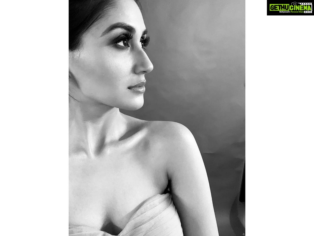 Nikita Dutta Instagram - That which you gaze upon, you become 💫✨