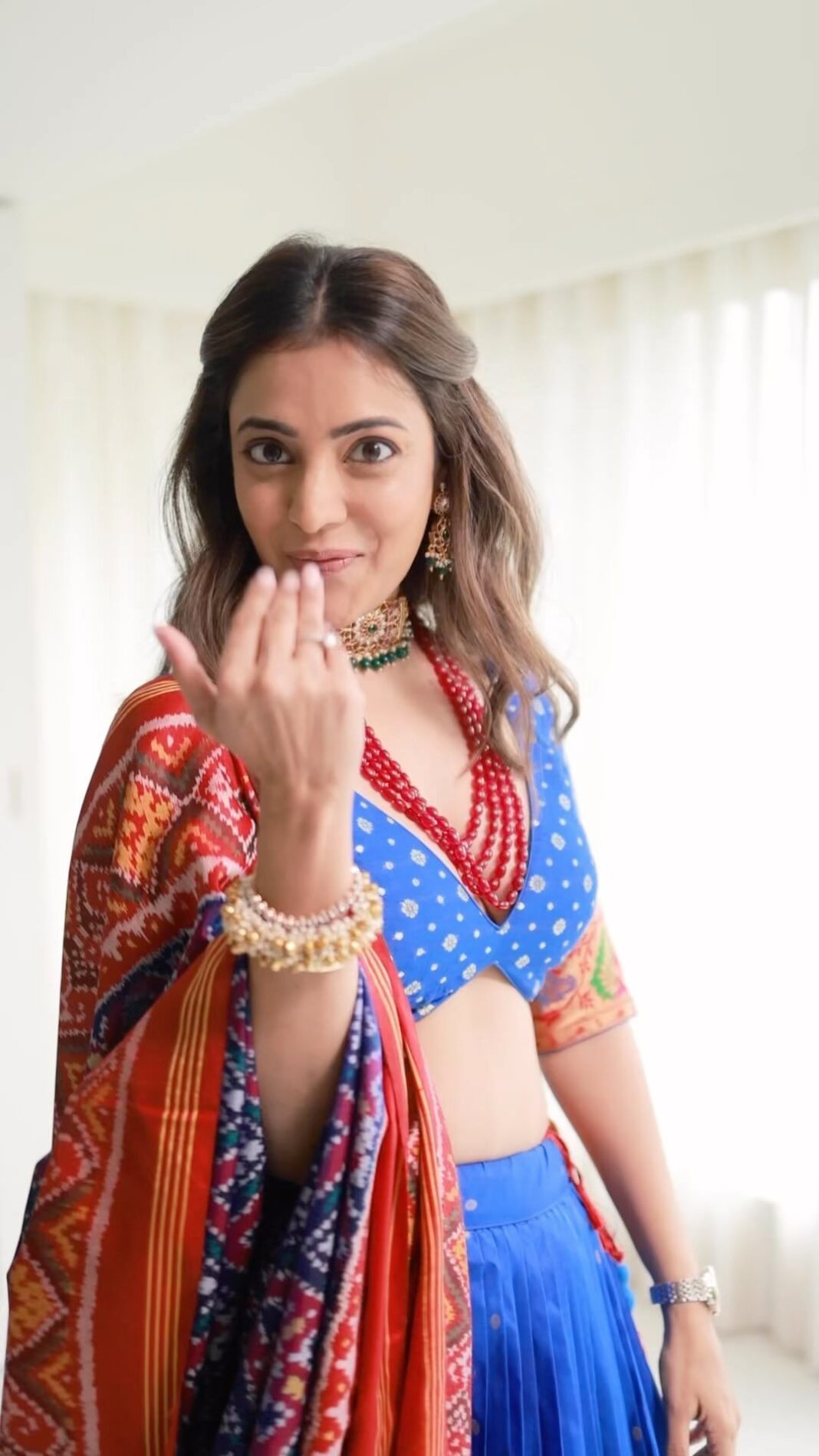 Nisha Agarwal Instagram - Navratri season is back and so are all my vibrant festive fits. What colour should I do next.. comment down below.. Wearing @asopalav #festivefit #vibrant #navratri #bandhani #explorepage #patola #indianfestivewear