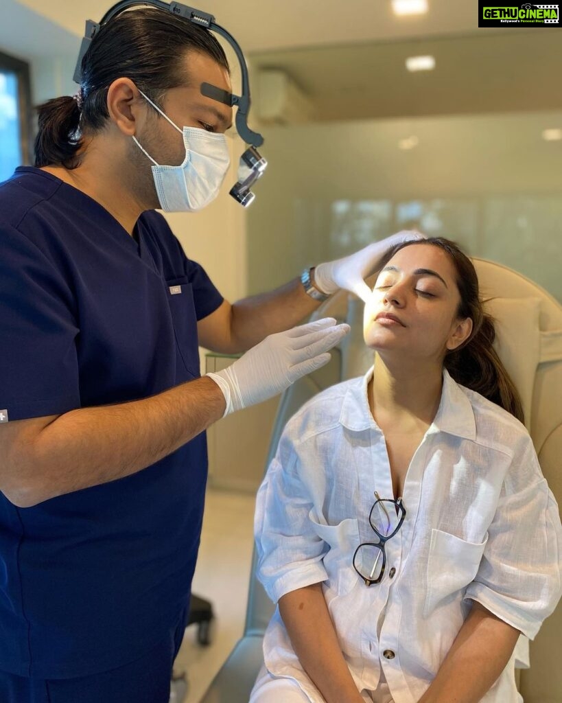 Nisha Agarwal Instagram - Iv always looked after my skin, and I can’t emphasize enought the importance of having a good dermatologist. I recently met Dr. Yash Mehta from @acsc_mumbai who is fabulous at what he does, but what I like best is that he explains the science and how exactly it works. Thank you doc for always being there for my skin and it’s needs ♥