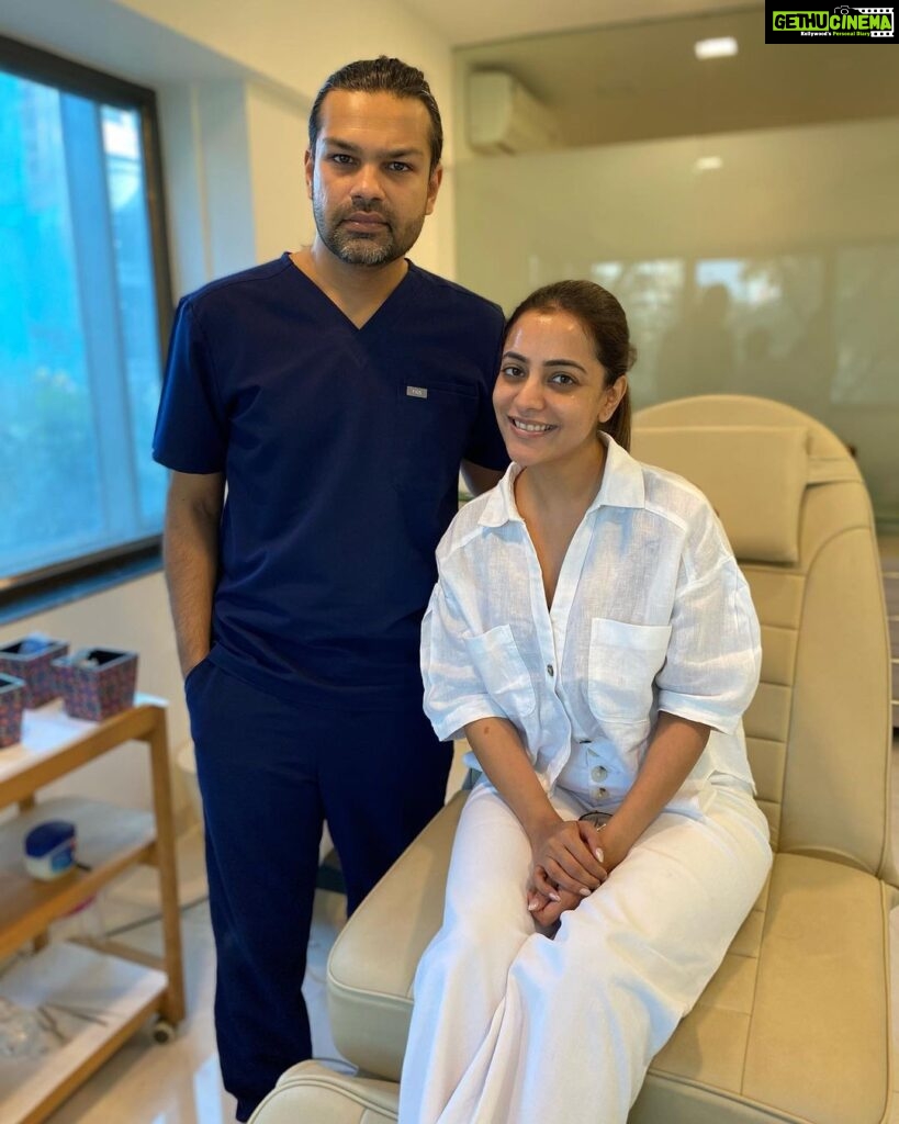 Nisha Agarwal Instagram - Iv always looked after my skin, and I can’t emphasize enought the importance of having a good dermatologist. I recently met Dr. Yash Mehta from @acsc_mumbai who is fabulous at what he does, but what I like best is that he explains the science and how exactly it works. Thank you doc for always being there for my skin and it’s needs ♥