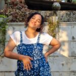 Nithya Menen Instagram - NORA 🤎 🌸 ! Pregnancy never looked cuter ... 🥹 📷 @grgcsabu @wonderwomenfilm I absolutely LOVED and had sooo much fun playing Nora ... will be sharing lots of adorable pictures from behind the scenes . Note : I am not REALLY pregnant.