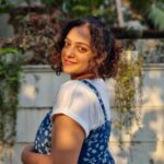 Nithya Menen Instagram - NORA 🤎 🌸 ! Pregnancy never looked cuter ... 🥹 📷 @grgcsabu @wonderwomenfilm I absolutely LOVED and had sooo much fun playing Nora ... will be sharing lots of adorable pictures from behind the scenes . Note : I am not REALLY pregnant.