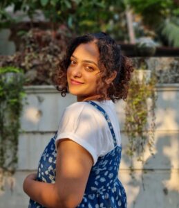 Nithya Menen Instagram - NORA 🤎 🌸 !  Pregnancy never looked cuter ... 🥹 
📷 @grgcsabu  @wonderwomenfilm
I absolutely LOVED and had sooo much fun playing Nora ... will be sharing lots of adorable pictures from behind the scenes . 
Note : I am not REALLY pregnant.