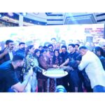 Nivin Pauly Instagram – Stanley and his friends in #AbuDhabi 🇦🇪 
The love and energy at the Al Wahda Mall was astounding. ❤️😊

#SaturdayNightMovie in theatres from Nov 4th.