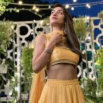 Nusrat Jahan Instagram - From the archive 💛 #ınstadaily #instafam #instapic #yellow #archive #sunday #weekend