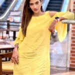 Nusrat Jahan Instagram - I guess all mommies have crushed 👗🙈🙈🙈 #mommylife #yellow #dinnerdate #wednesday #beloved #love #life #instafashion #instadaily