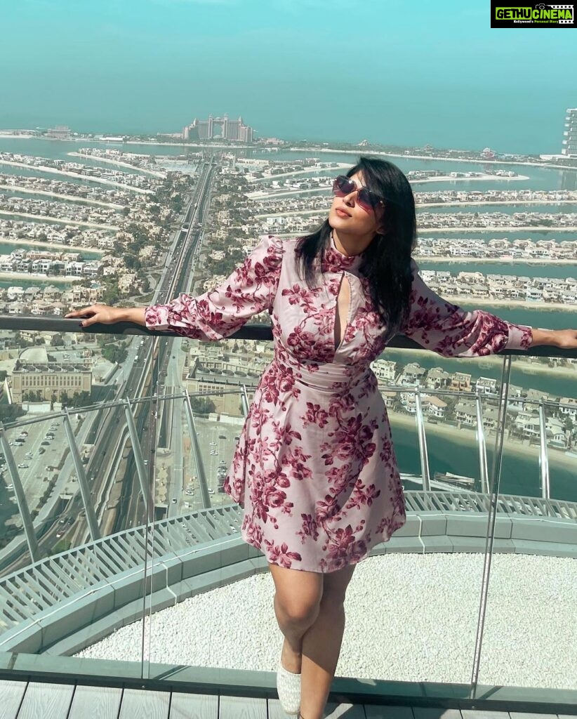 Nyla Usha Instagram - Behind me is the palm islands ... Coming back soon for sunset views. Palm Views East, the Palm Jumeirah