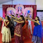 Papri Ghosh Instagram - #smca #durgapuja #fun #group #dance #actress #bengali #festival @rup.1234 @somalichatterjee_._ @banhisikhakundu 14th Cross Street