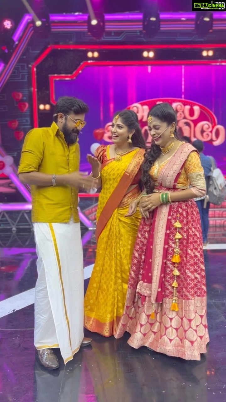 Papri Ghosh Instagram - This is called OFFSCREEN FUN 😂😂🤣🤣🤣 @aravish_actor @suntv #show #actor #actress #comedy #funny #memes #reels #surprise #dialogue #serial #artist #festivewear
