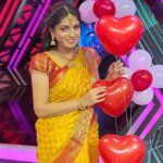 Papri Ghosh Instagram - Happy Vinayagar Chaturthi 🙏😃 Watch our special show at 2pm @suntv @naresheswar #suntv #serial #vinayagarchathurthi #vanathaipola #magarasi #sundari #aruvi #abiyumnaanum #pandavarillam #explorewithnareshandpapri