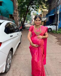 Papri Ghosh Instagram - #babyshower #kayal #pandavarillam @suntv 
#jewelry @chennai_jazz 
#saree Vellavan stores 
#blouse @stitch_vyshnavee_sarath