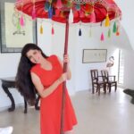 Papri Ghosh Instagram – #trending #tamil #song #tamillovesong #paprighosh #pandavarillam #explore #colorful #art