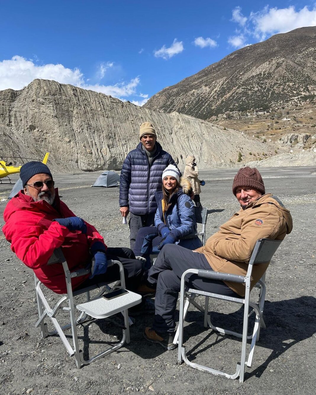 Parineeti Chopra Instagram - The moments that made Uunchai .. This shoot was a once-in-a-lifetime BLESSING. ✨ @amitabhbachchan @anupampkher @boman_irani #SoorajBarjatya #Sarika #Memories #Nepal #Uunchai