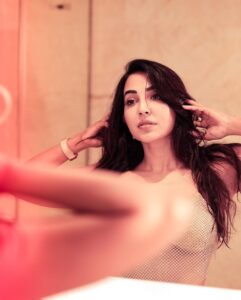 Parvatii Nair Instagram - You never know how strong you are until being strong is the only choice that you have. 

📸: sickfreek 

Outfit @meghakapoorofficial
Styled by @natashaabothra with @simstyles20
Team @teamnatashaabothra
Accessories @rubans.in @oakponionpr