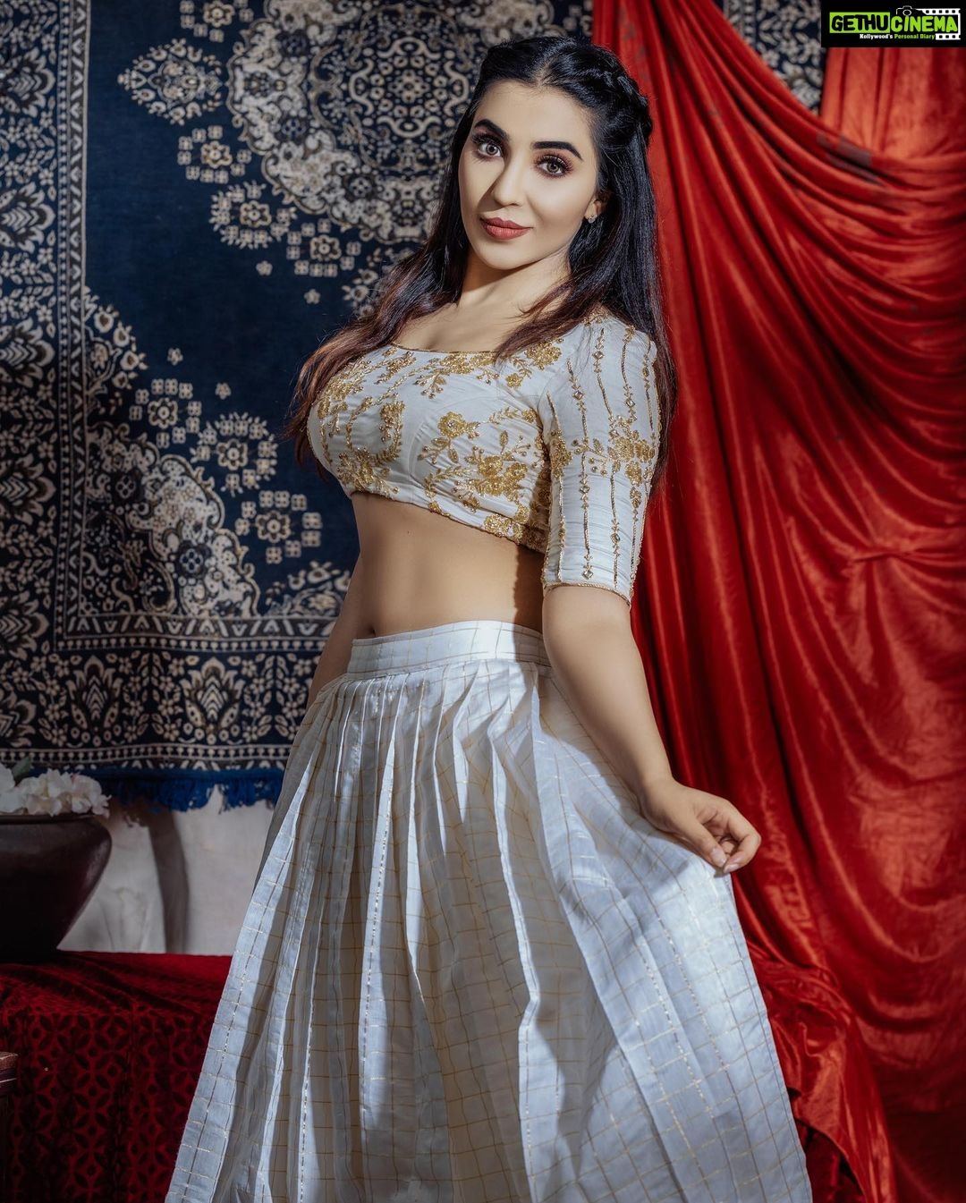 Parvatii Nair - 83.8K Likes - Most Liked Instagram Photos