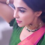 Parvatii Nair Instagram - Happy Diwali! An occasion to celebrate victory over defeat, light over darkness, awareness over ignorance, an occasion to celebrate life. May this auspicious occasion light up your life with happiness, joy and peace. @joshapp.malayalam @officialjoshapp Photography @pariaarclicks Videography @sathyaphotography3 MUA @shree_bhuvana_mua Hairdo @weddingflowerjadai