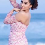 Parvatii Nair Instagram - Happiness comes in waves 🌊 ❤️💃🏻 Photography @pariaarclicks Videography @sathyaphotography3 MUA @shree_bhuvana_mua