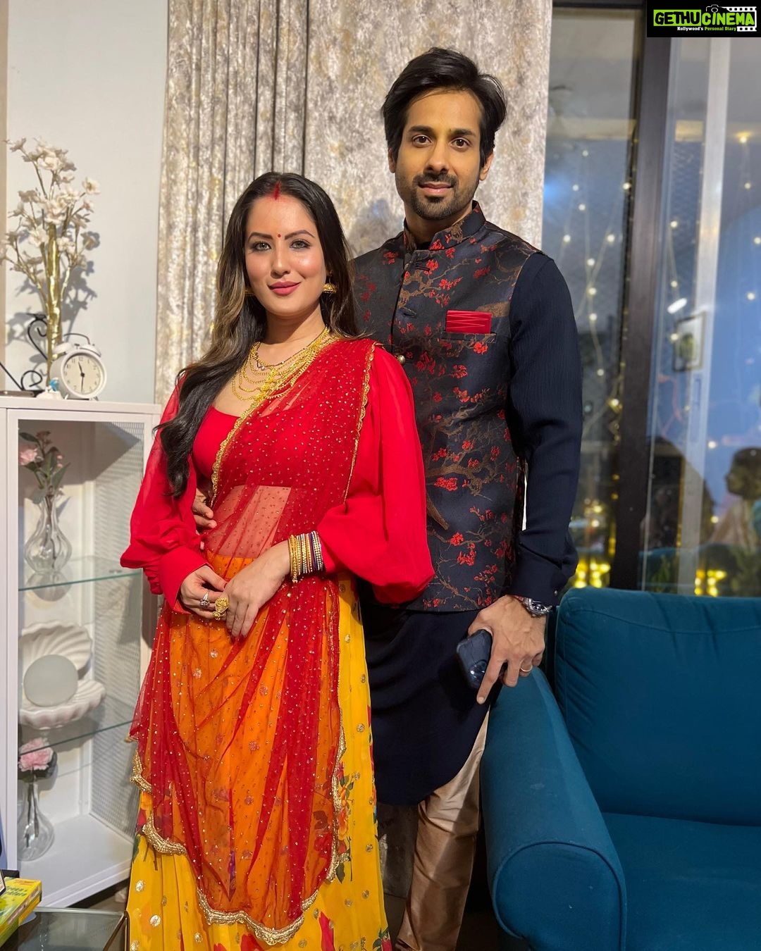 Pooja Bose Instagram - Was a happy diwali indeed as I pray u recover soonest even if u look ok but I know u ain’t yet ❤️❤️ @kunalrverma I love u. Costume courtesy @the_adhya_designer