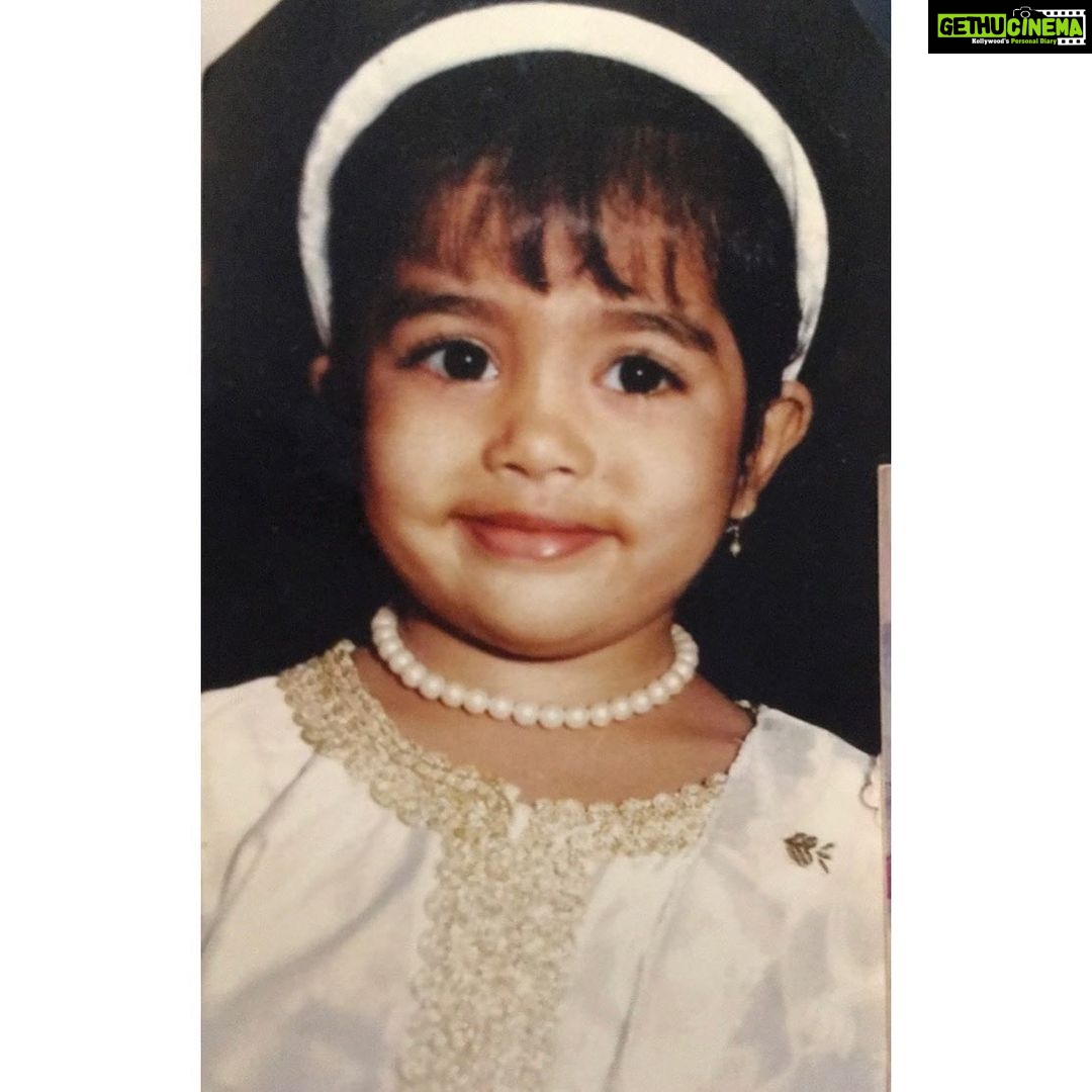 Pooja Hegde Instagram - Gulab Jamun or Rasgulla? ☺️😂 Happy Children’s Day everyone 🥰😘😘