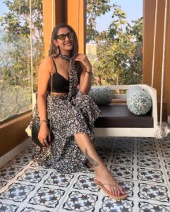 Pooja Jhaveri Instagram - When you finally get a sunday, you are only going to chill 🙈😄
.
.
#sundayfunday #lazysunday #sundaying #sundayvibes