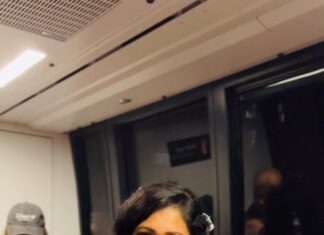 Pooja Kumar Instagram - #nationaldaughtersday I am so lucky to have this little lady in my life. I hope I can guide you into a loving and financially independent wealthy woman of the world! #daughtersarethebest #girls #girlpower #women #littlelady #india #america #global