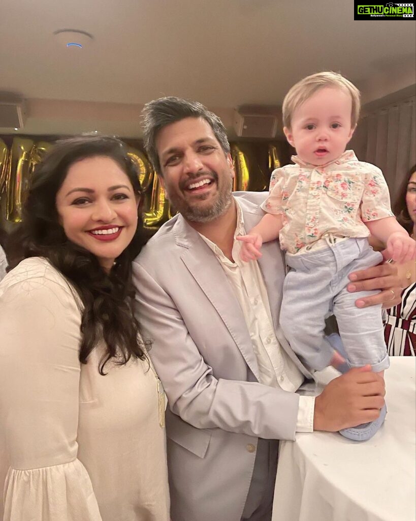 Pooja Kumar Instagram - #fbf congrats @maneeshkgoyal and Andrew and welcome to the world of parenting! It’s the best job ever!!! Can’t wait for this little angel to meet Naavya and create more memories!! #babies #india #america #parenting #grateful #blessed