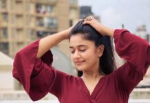 Poonam Bajwa Instagram - 💙🌤️🌧️ ….At least we are under the same sky , You and I! -Ranata Suzuki 📸 @curls_and_curves555