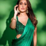 Pragya Jaiswal Instagram - Hare dupatte wali 💚💚 #DiwaliSzn Outfit @sonaakshiraaj Earrings @dolsunjewelsofficial Bangle and ring @anayah_jewellery @spiffypublicrelations Bag and Footwear @fizzygoblet Styled by @anshikaav Style team @roshiijain Make up & Hair by the lovely @athirathakkar 🥰 Pictures by @gohil_jeet