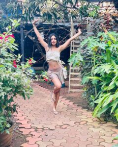 Pranati Rai Prakash Instagram - A little to experience and learn everywhere 🍃🌊⛅️