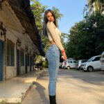 Pranati Rai Prakash Instagram - Cover me in sunshine 🌞