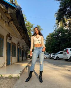 Pranati Rai Prakash Instagram - Cover me in sunshine 🌞