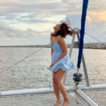 Pranati Rai Prakash Instagram – Cruising, decluttering and believing

#travel #newexperiences #nature Colombo, Sri Lanka