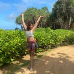 Pranati Rai Prakash Instagram - Hola Sri Lanka! 👯🌊🤍 Much love! @cinnamonhotels @goldcoastfilmsofficial 🌸 Cinnamon Bentota Beach