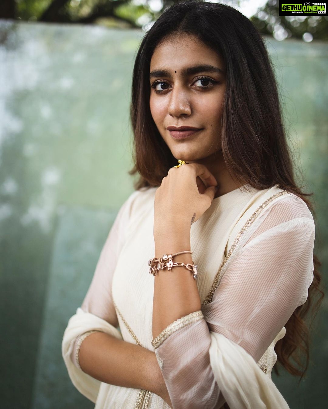 Priya Varrier Instagram - Insert:Tamil romance hits✨