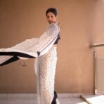 Priyamani Instagram - Beauty begins the moment you decide to be yourself 🤍🤍🤍🖤🖤🖤 Saree : @riminayakindia PR: @poppublishmedia Styling : @mehekshetty ❤️ 📸 : @v_capturesphotography MUH : @pradeep_makeup @shobhahawale Personal assistant: @ravi_here_ #apollohospitals #breastcancerawarenessmonth🎀